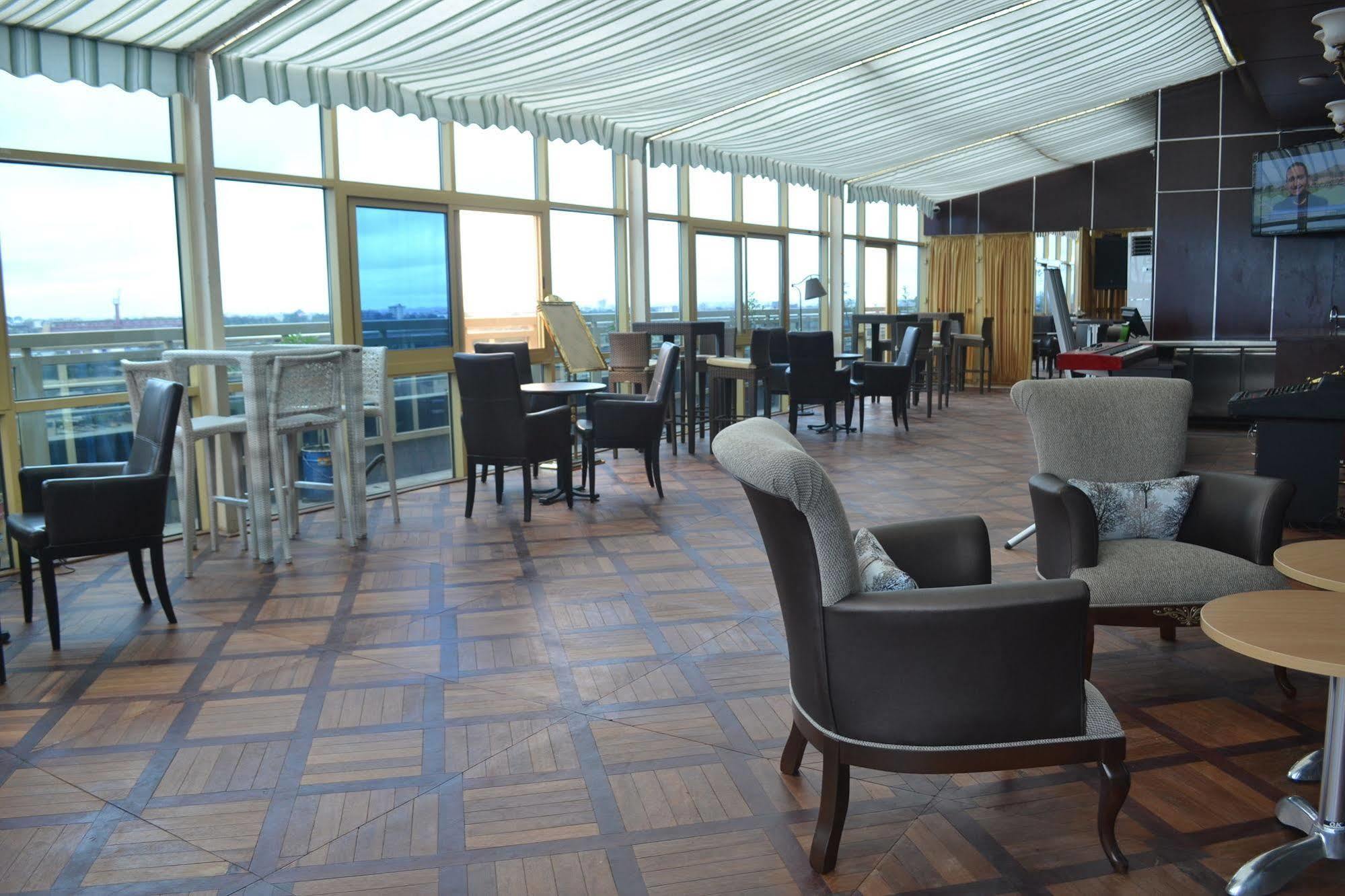 Noubou International Hotel Douala Exteriér fotografie