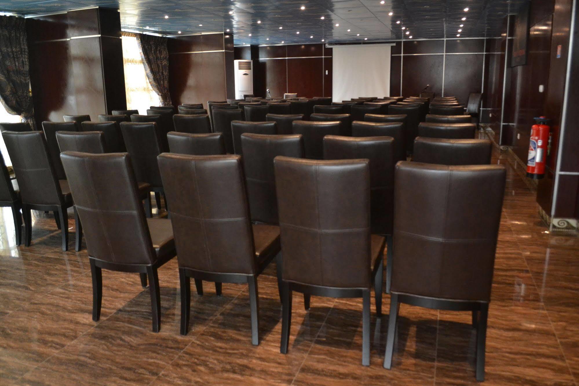 Noubou International Hotel Douala Exteriér fotografie