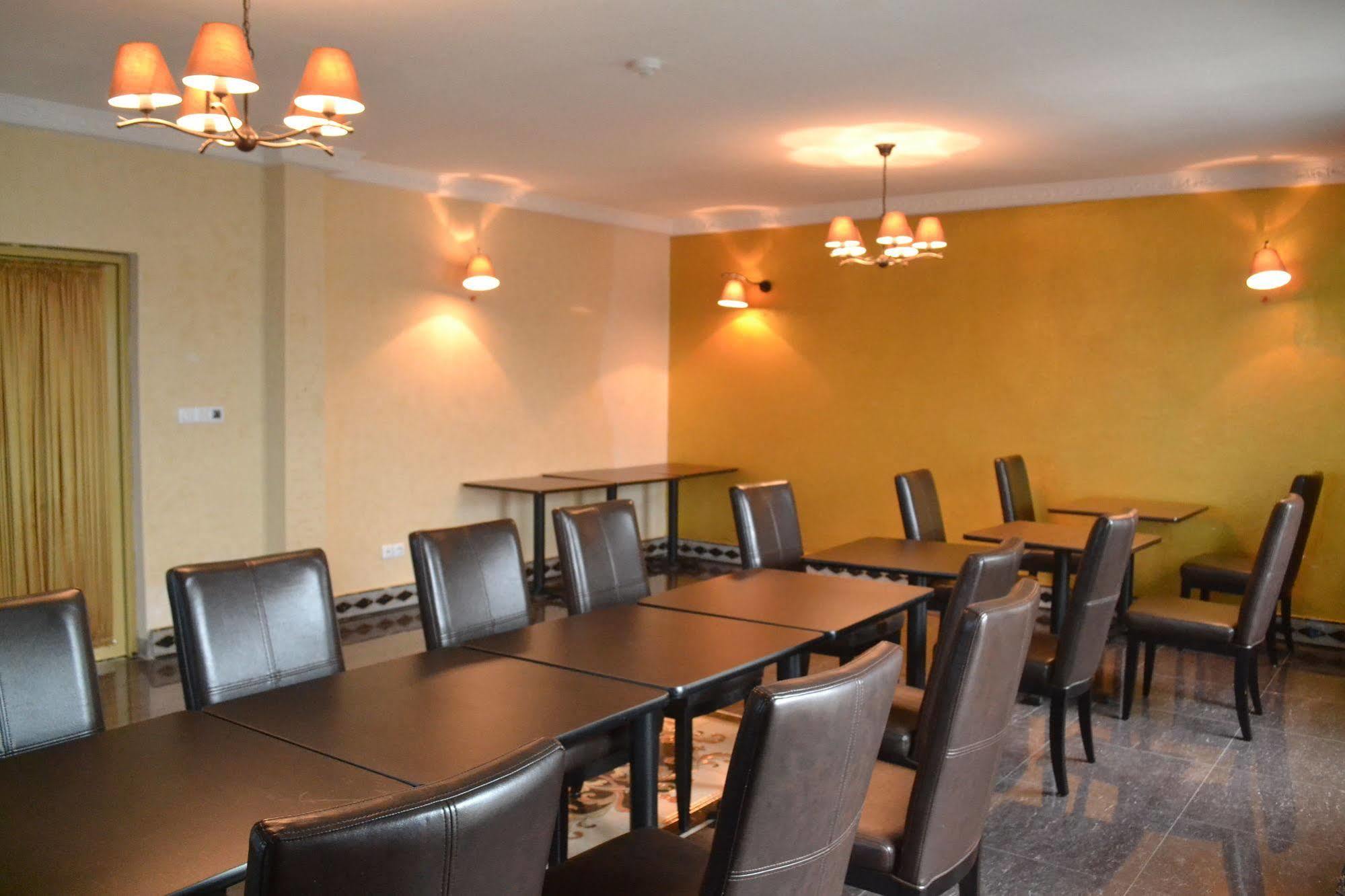 Noubou International Hotel Douala Exteriér fotografie
